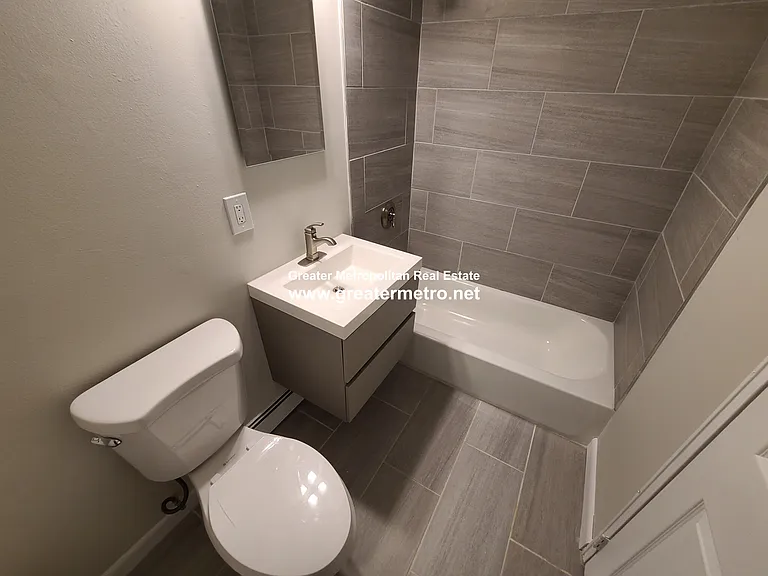 7-9 Holmes St #4B — Photo 15
