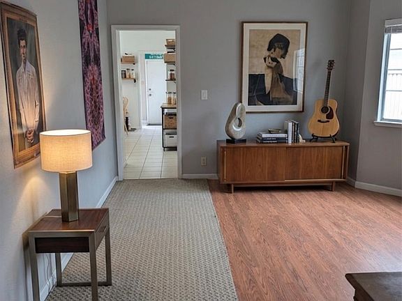 5th image of 3258 Hannah St