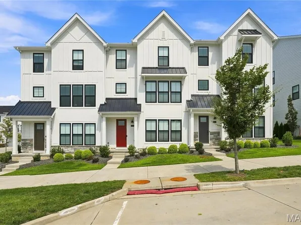16514 Honey Locust Ct, Chesterfield, MO 63005