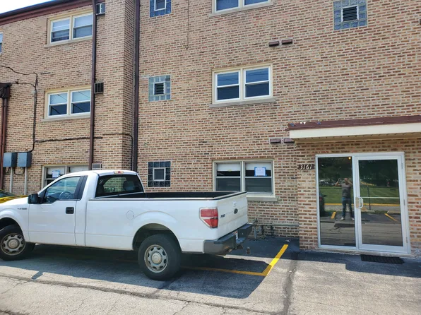 3161 Paris Ave APT 104, River Grove, IL 60171