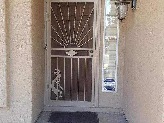 3rd image of 1061 N Aspen Dr