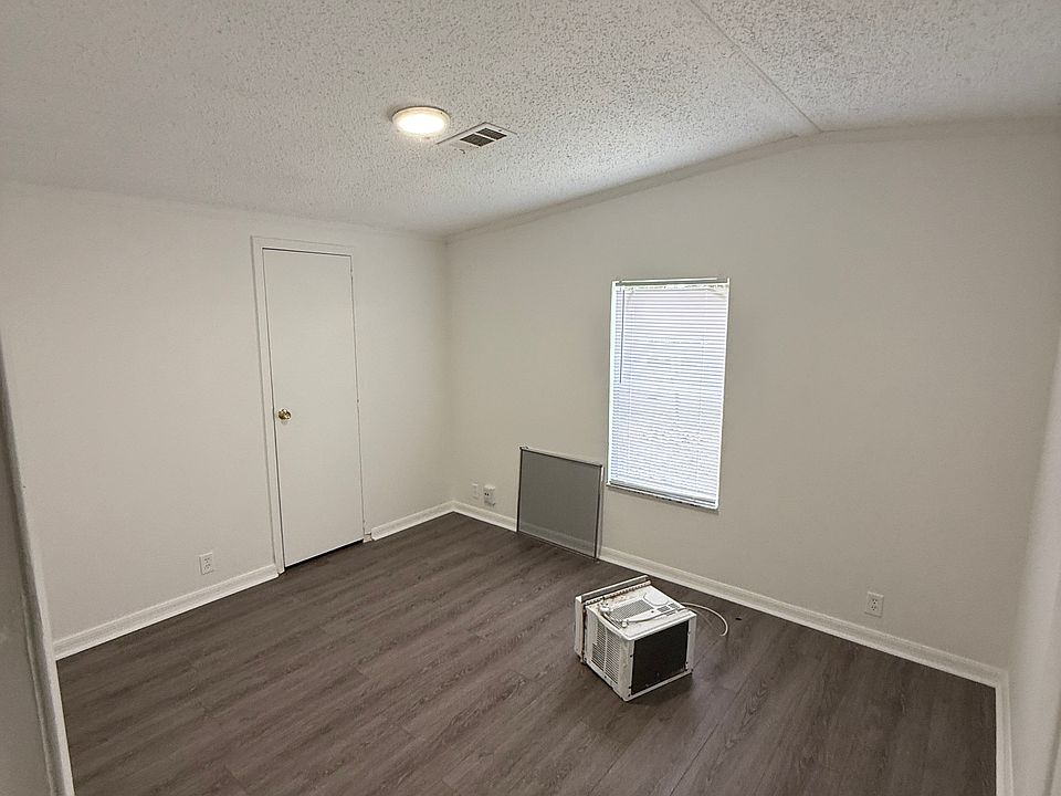 1st image of 23078 Watergate Cir #2