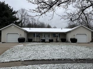 387-389 N Kaser Dr, Wadsworth, OH 44281