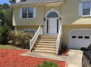 20 Country Ct, Carrollton, GA 30116