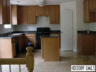 3rd image of 5016 Wicklow Dr