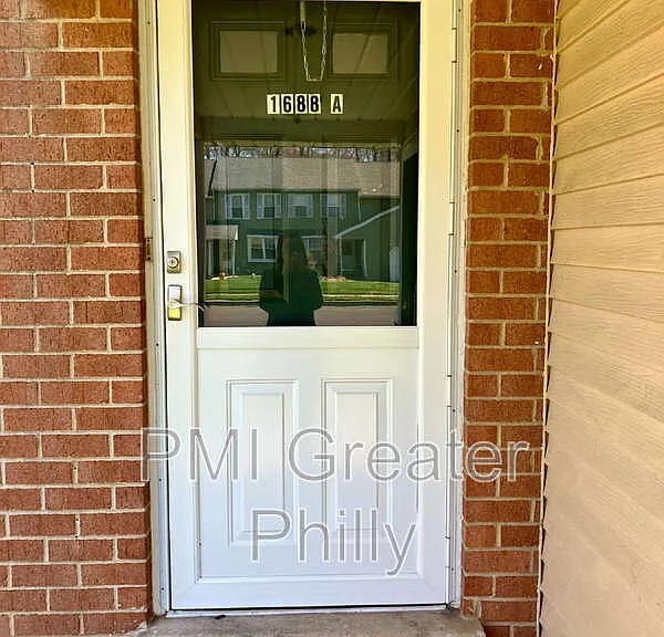 1688 Bluebird Dr #A — Photo 4