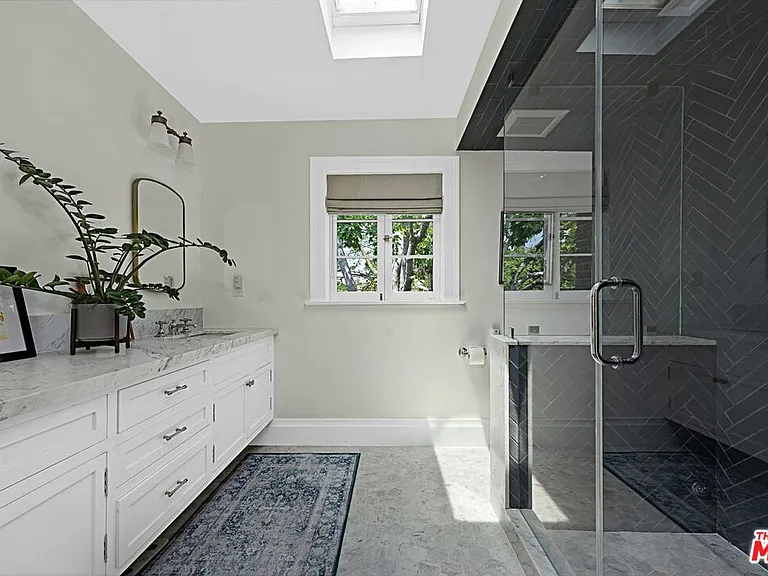 379 N Ridgewood Pl — Photo 23