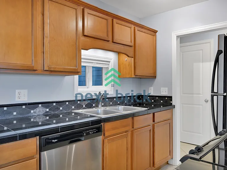 1111 Kirkland Ave #5A — Photo 4