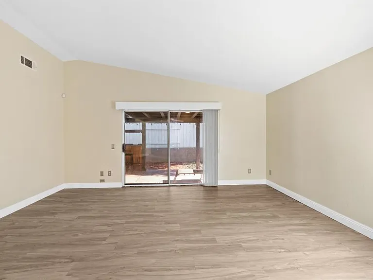 28082 Bavaria Dr — Photo 7