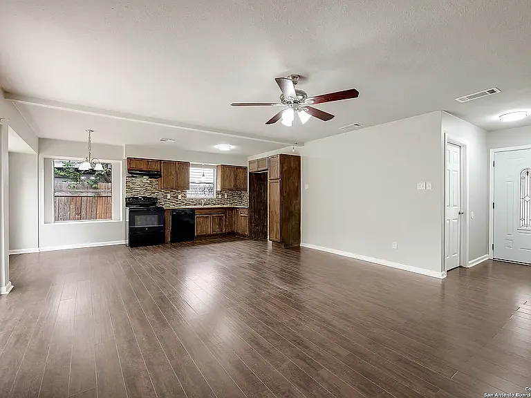 9214 Cliffvale St — Photo 2