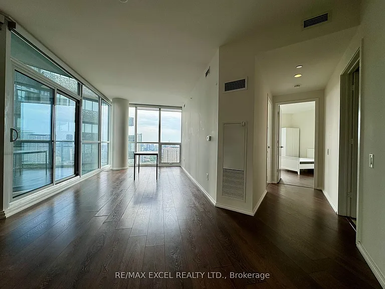 45 Charles St E #3312 — Photo 14