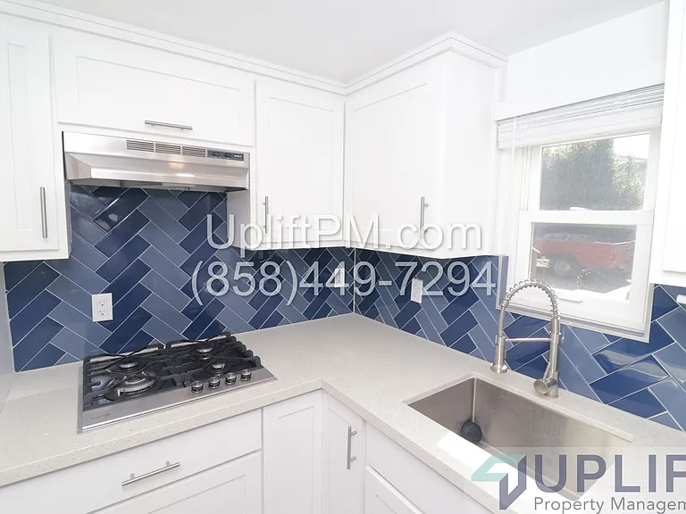 710 Church Ave — Photo 7