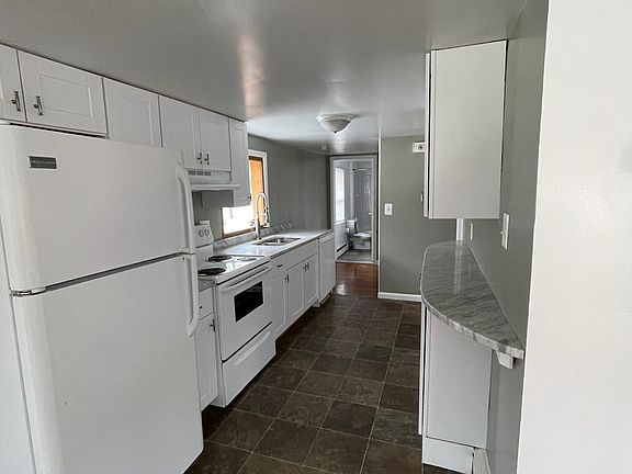 kitchen going to bath