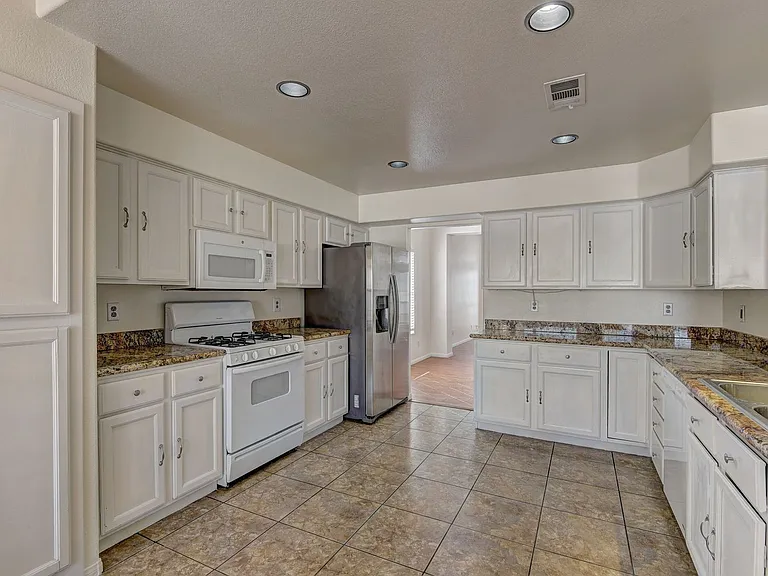7928 Villa Finestra Dr — Photo 12