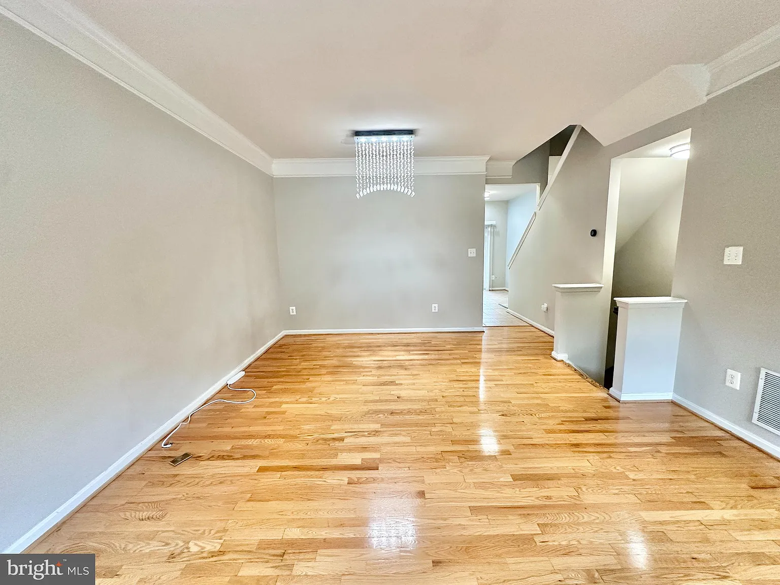 3 bed, 3.5 bath, 1836 sqft, $2,999 — Photo 3