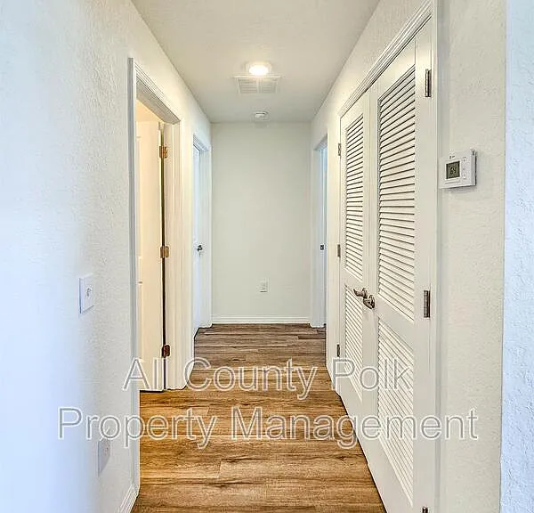 915 Ariana Apartment Community — Photo 14