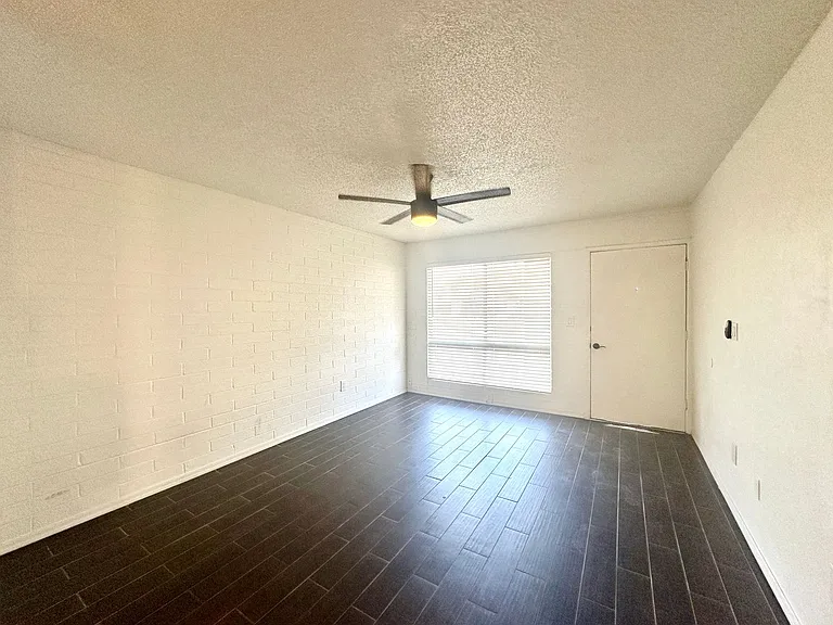 1 and 2 Bedrooms Great Location with Community Pool and Onsite Laundry! 1/2 of Mile from U of A — Photo 103