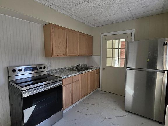 4th image of 1222 Centre St