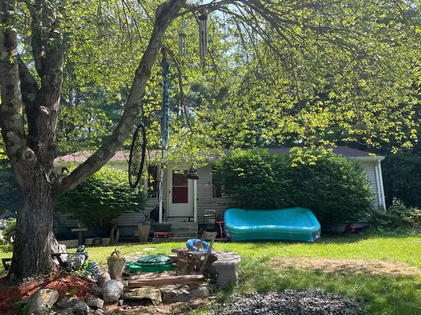 6 Arbor St, Merrimack, NH 03054