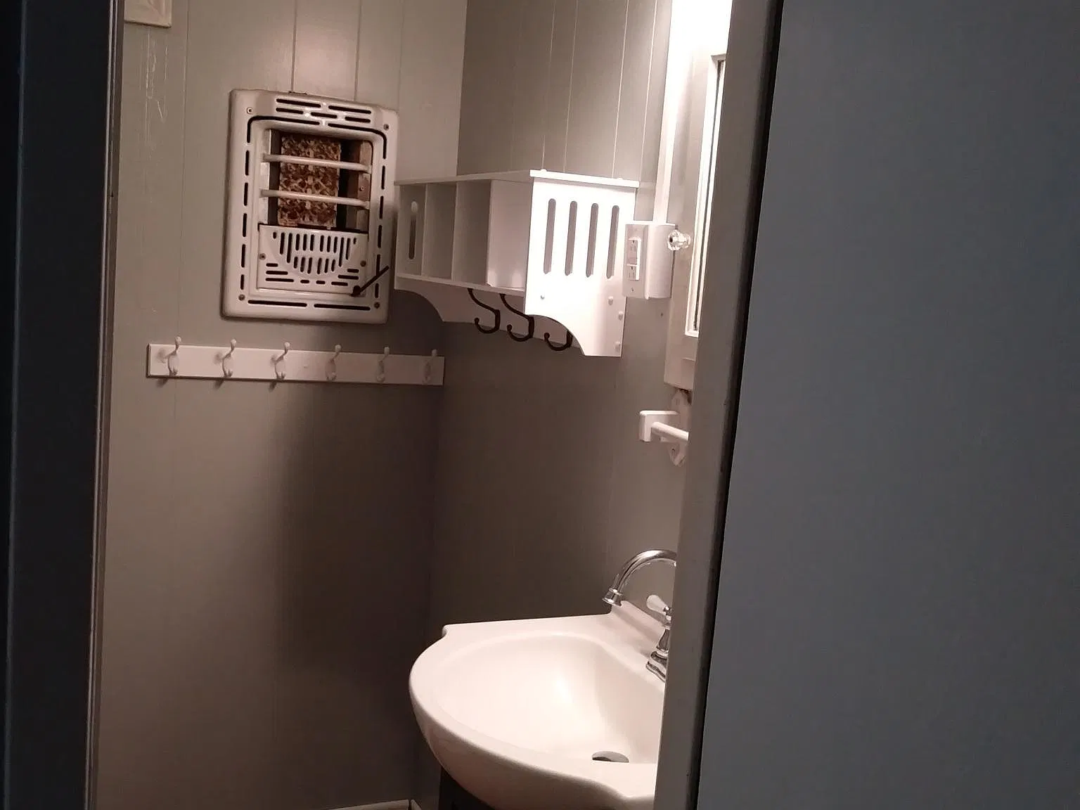 313 E South St — Photo 2
