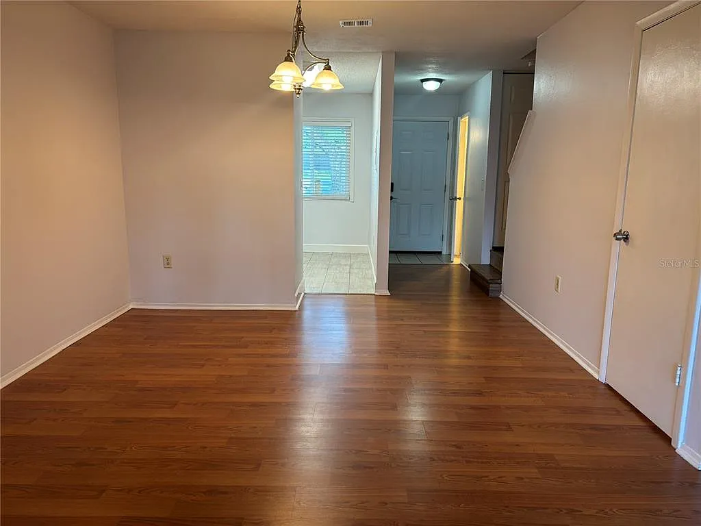 2 bed, 1.5 bath, 990 sqft, $1,750 — Photo 3