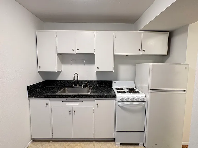 408 N 61st St #4 — Photo 5