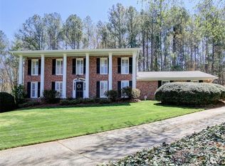990 Oakhaven Dr, Roswell, GA 30075