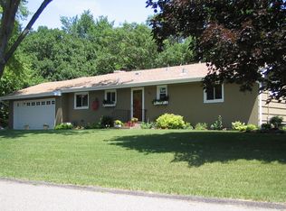 2407 Cedarwood Rdg, Minnetonka, MN 55305