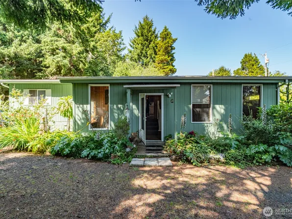 105 Oyehut Road, Hoquiam, WA 98550