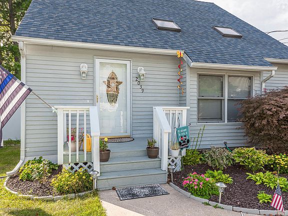 2nd image of 2039 Brookdale Park Dr