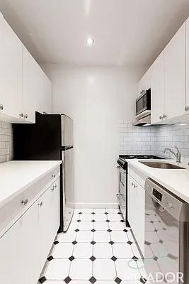 Rented by Mirador Real Estate | media 9