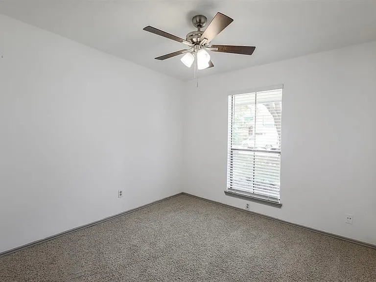 502 Eaglecreek Dr — Photo 20