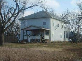 1572 Flag Rd, Abilene, KS 67410