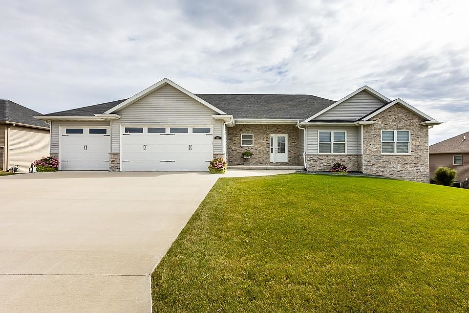 160 Angela Jean Cir, Peosta, IA 52068 Zillow