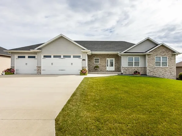 160 Angela Jean Cir, Peosta, IA 52068