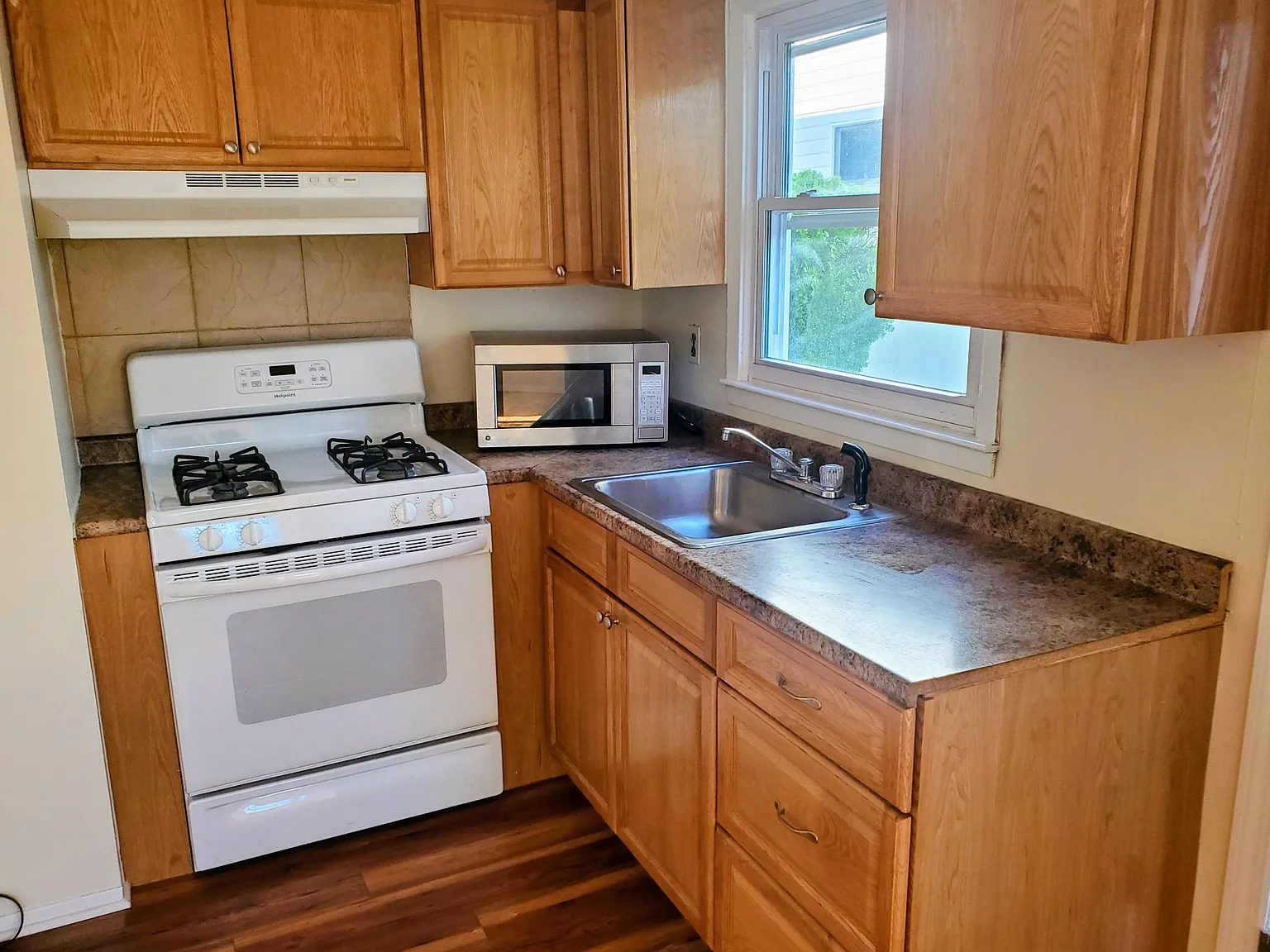 2 bed, 900 sqft, $2,150 — Photo 1