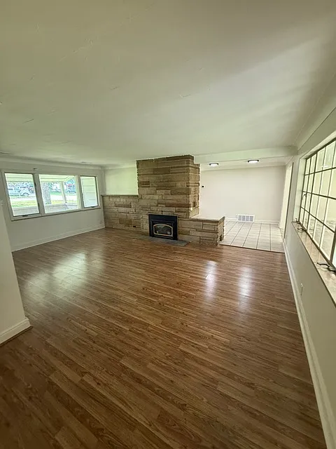 3 bed, 1650 sqft, $1,750 — Photo 2