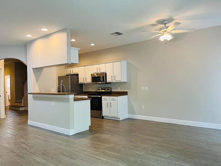 117 Anchorage Ave #6 — Photo 2