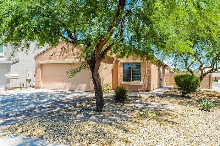 1st image of 1372 E Daniella Dr