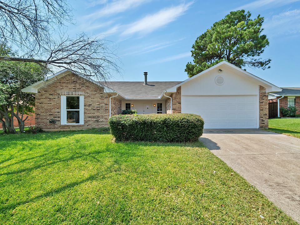 1st image of 2409 Chinaberry Dr