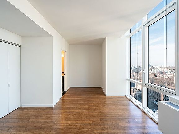 3rd image of 66 Rockwell Pl APT 9E