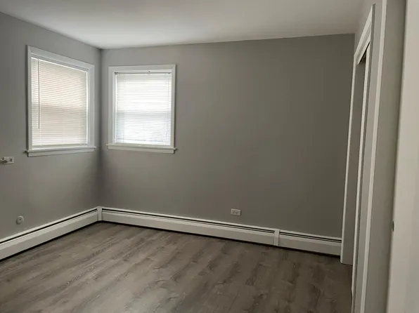 5925 W Fullerton Ave APT 16, Chicago, IL 60639