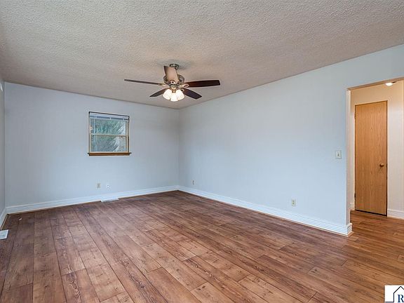 5th image of 105 Jay St