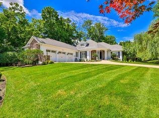 3497 Bayard Dr, Cincinnati, OH 45208