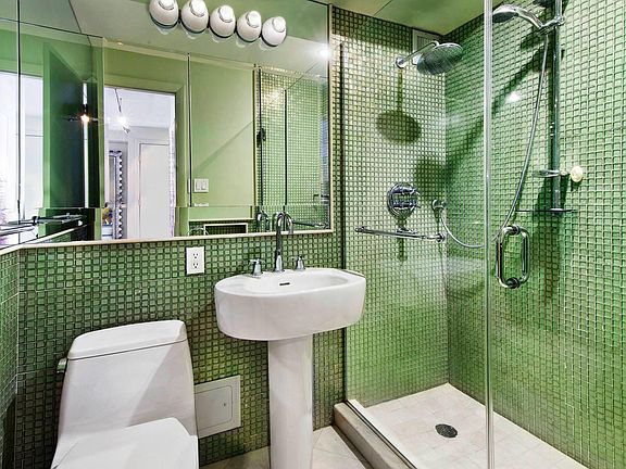 4th image of 32 Gramercy Park S APT 6G