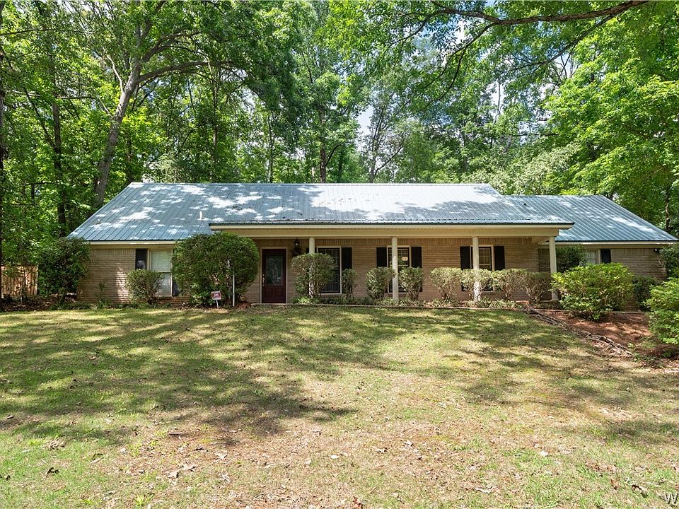 1st image of 4526 Woodland Hills Dr