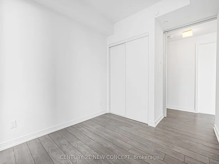 28 Wellesley St E #1902 — Photo 19