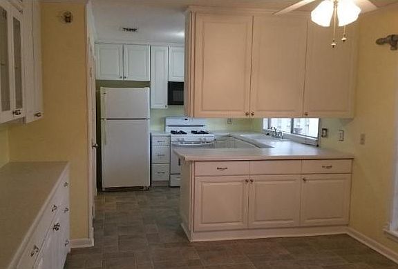 3rd image of 9035A Watchwood Dr