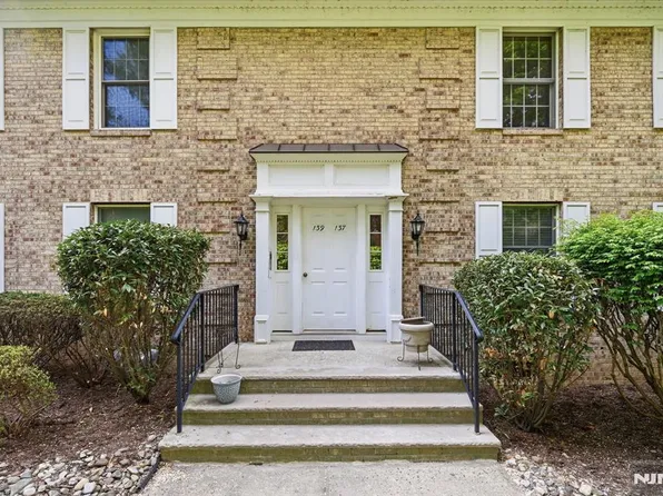 137 S Maple Ave #B, Park Ridge, NJ 07656