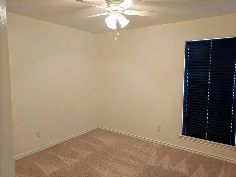 2200 Fieldcrest Dr — Photo 11
